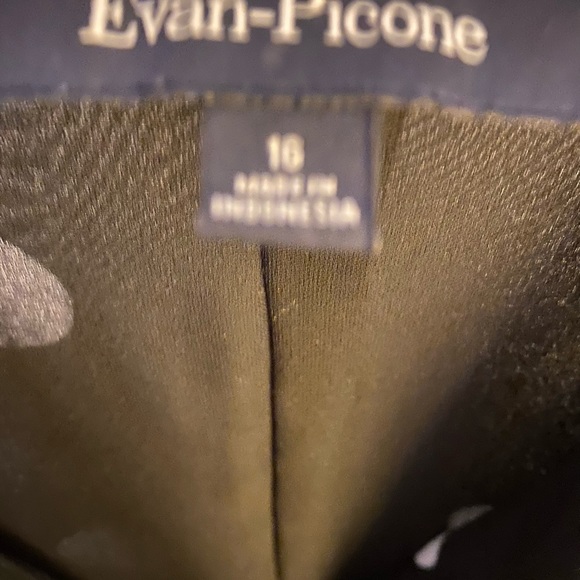 Evan-Picone Polka Dot Button Up Blouse - Picture 6 of 10